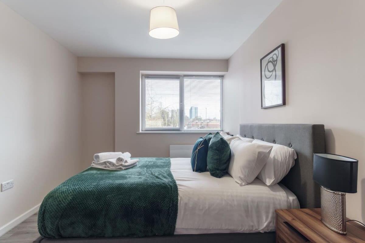 Bright 2 Bed Apartment Manchester - Sleeps 4 Exterior photo
